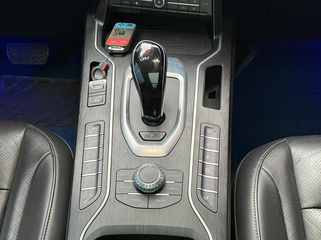 WEI PAI WEI BRAND VV6