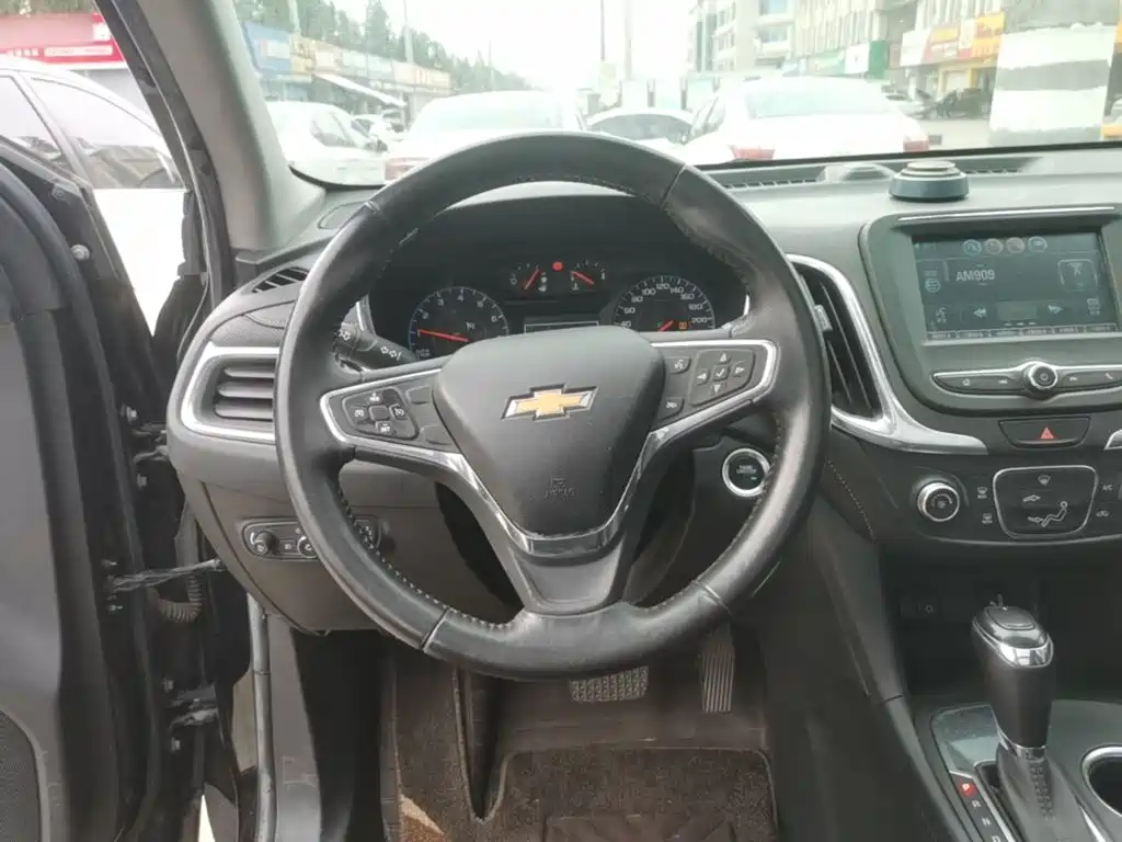 Chevrolet Equinox — миниатюра 11