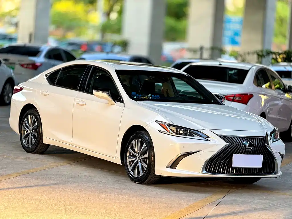 LEXUS  ES
