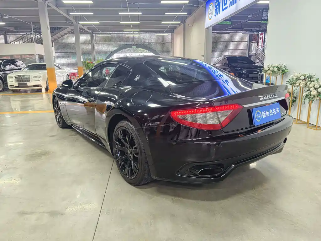 Maserati GranTurismo — миниатюра 12