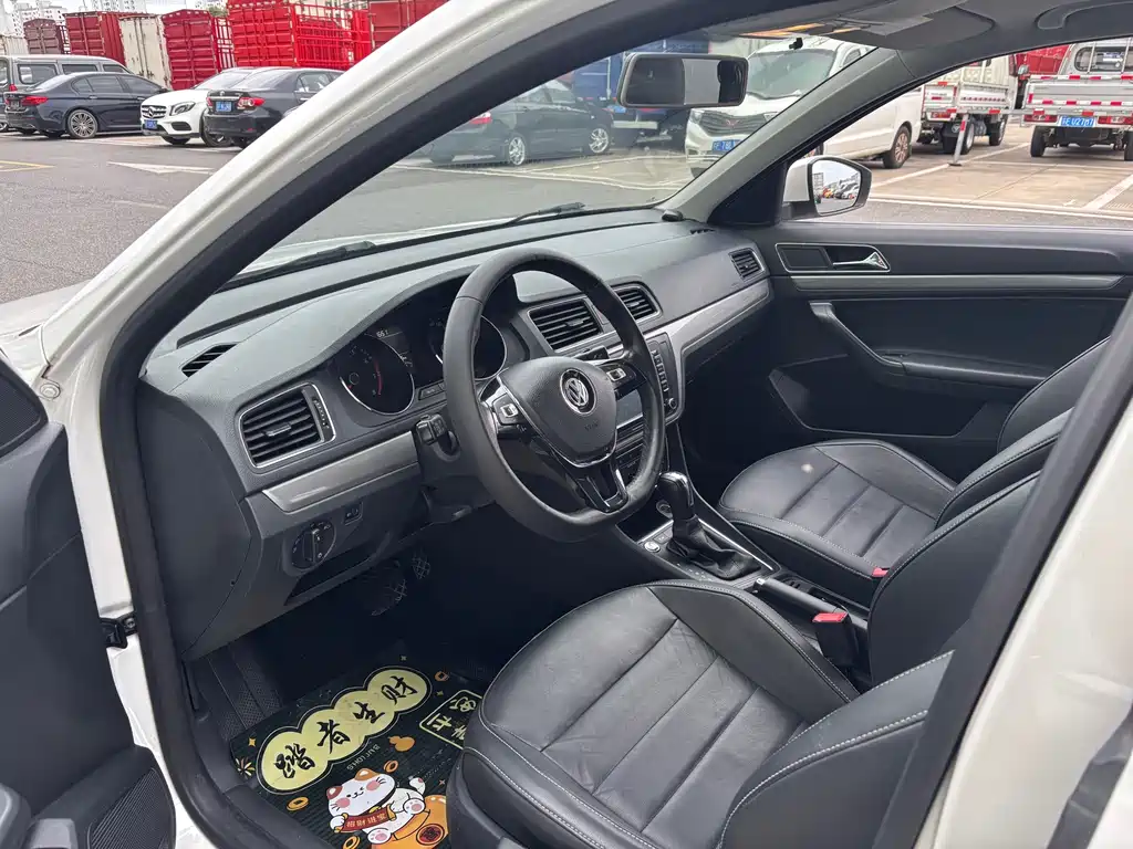 Volkswagen Lavida — миниатюра 4