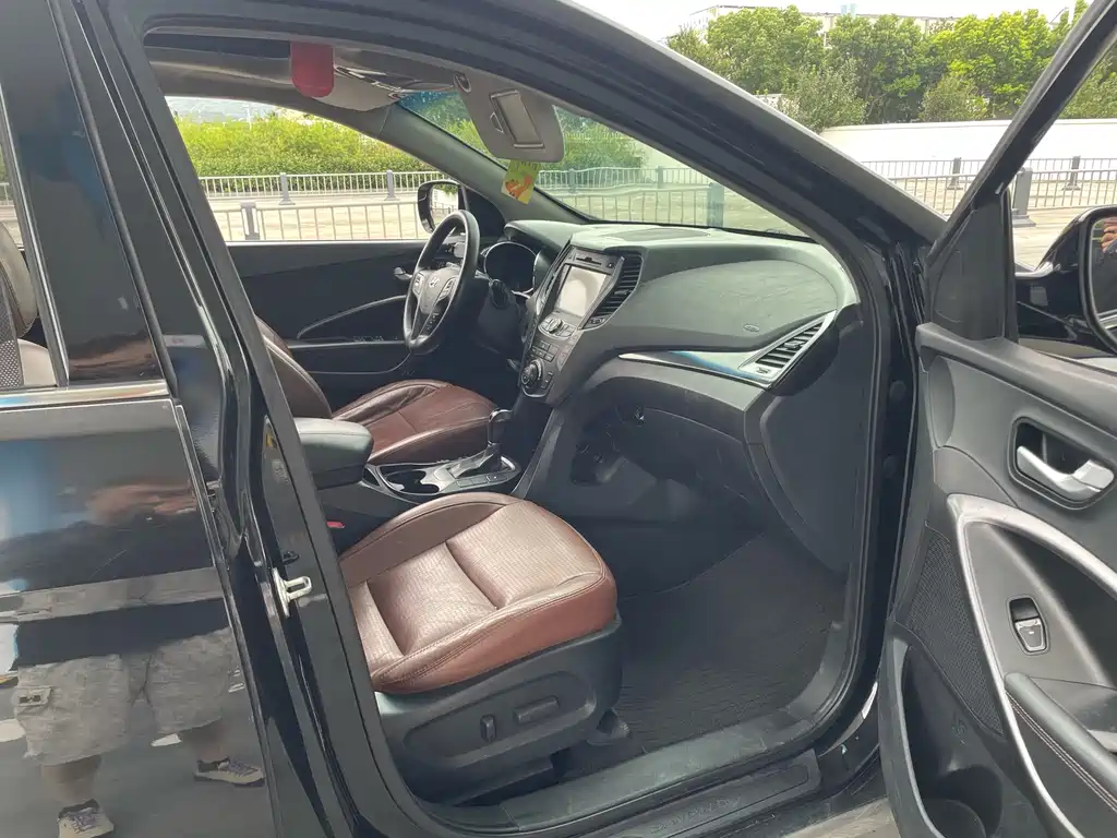 Hyundai Santa Fe — миниатюра 12