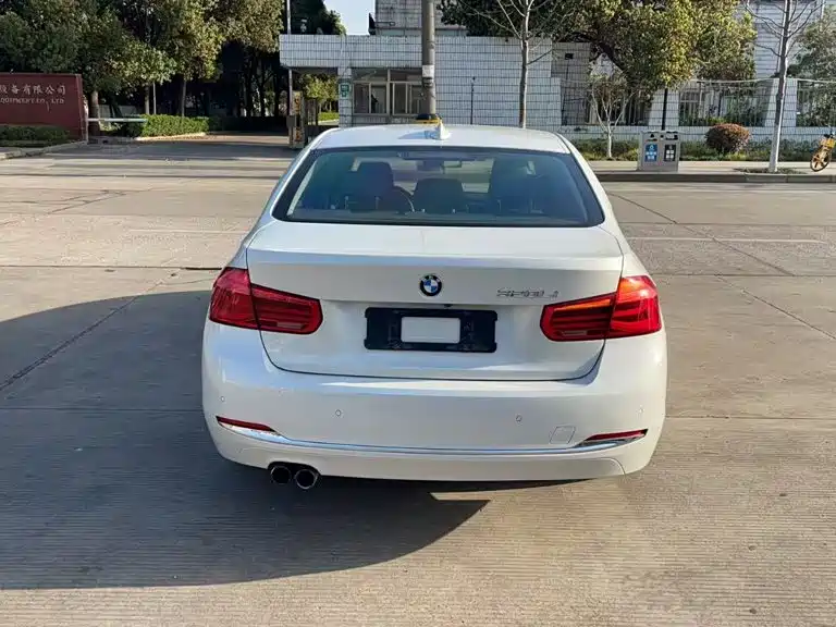 BMW 3 Series — миниатюра 9