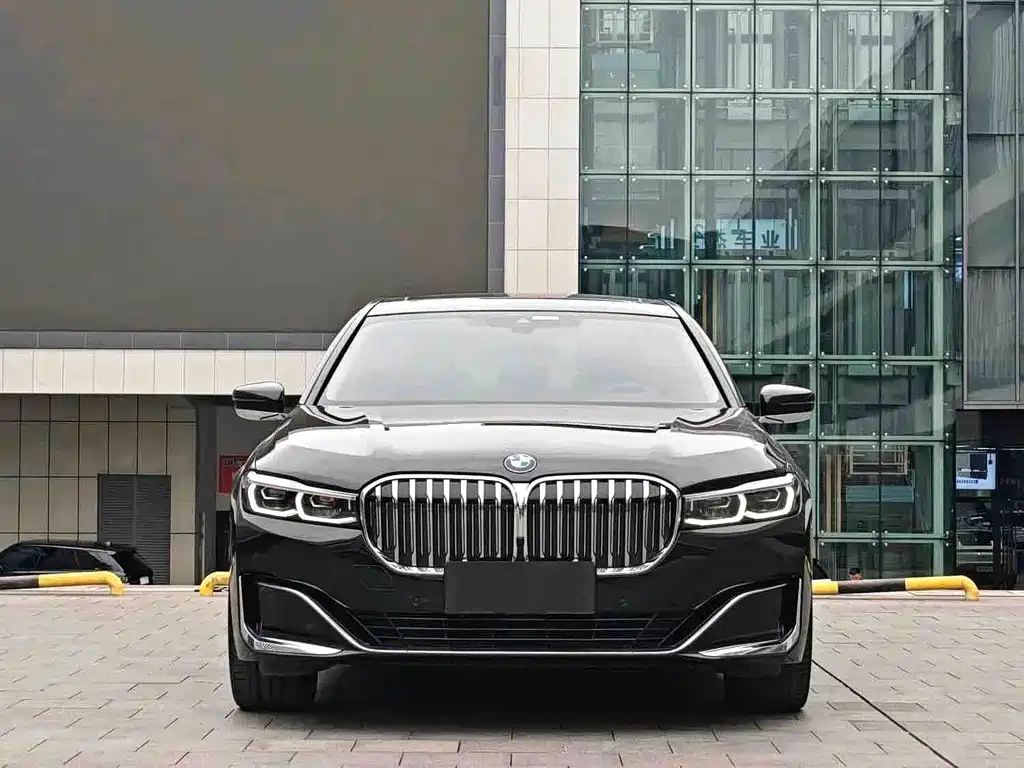 BMW 7 Series — миниатюра 2