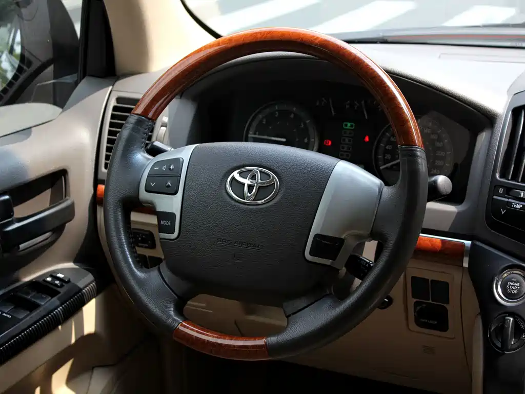 Toyota Land Cruiser — миниатюра 7