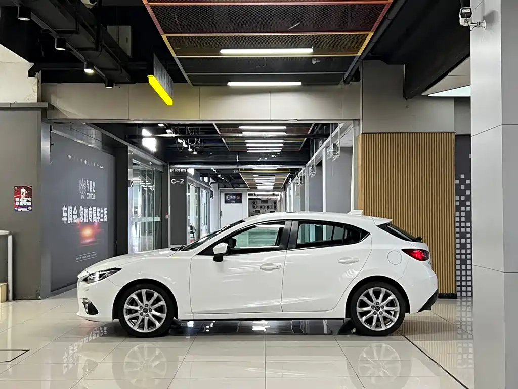 Mazda 3 Axela — миниатюра 3