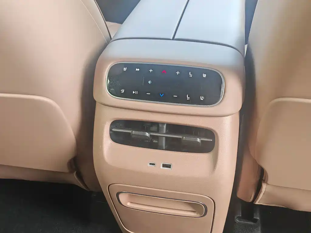 Leapmotor Leapmotor C11 — миниатюра 13