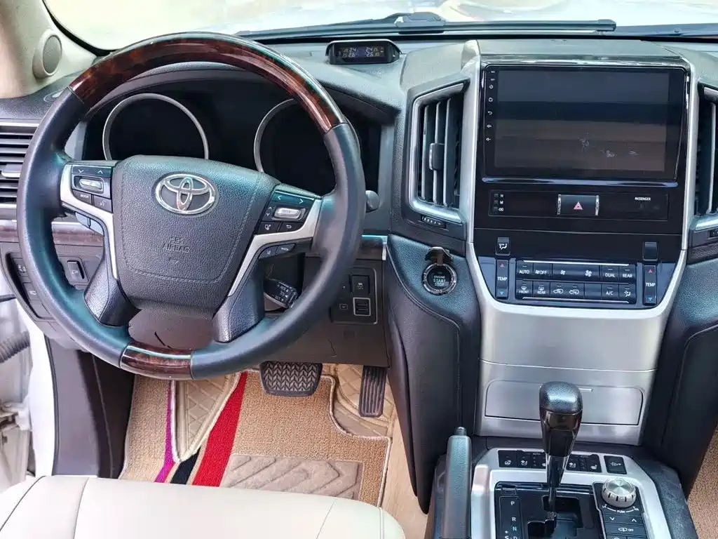 Toyota Land Cruiser — миниатюра 6