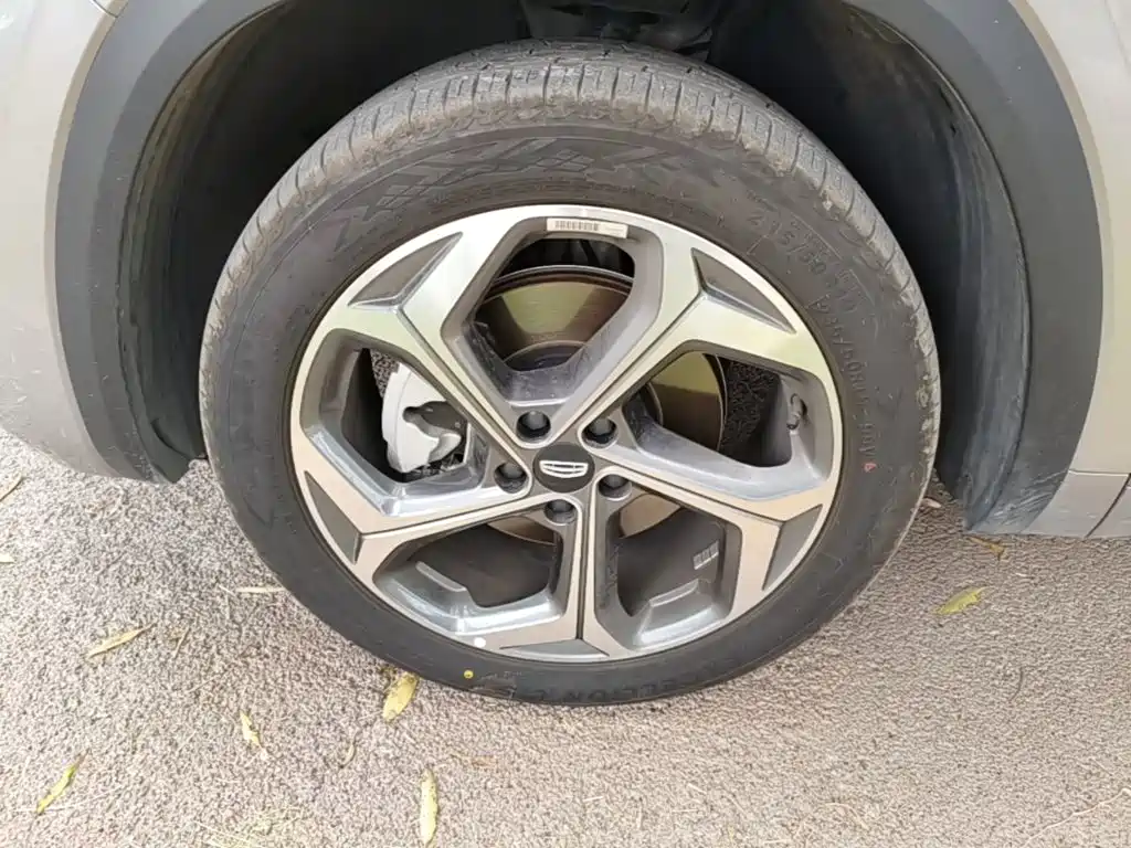 Geely Xingyue L — миниатюра 23
