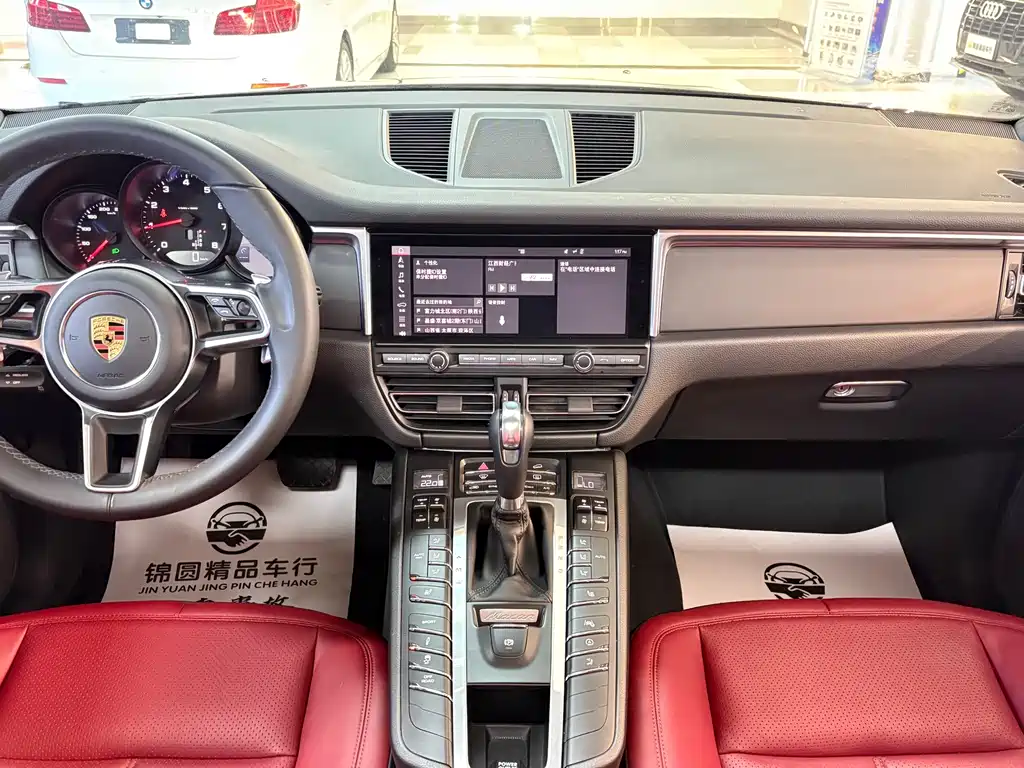 Porsche Macan — миниатюра 14
