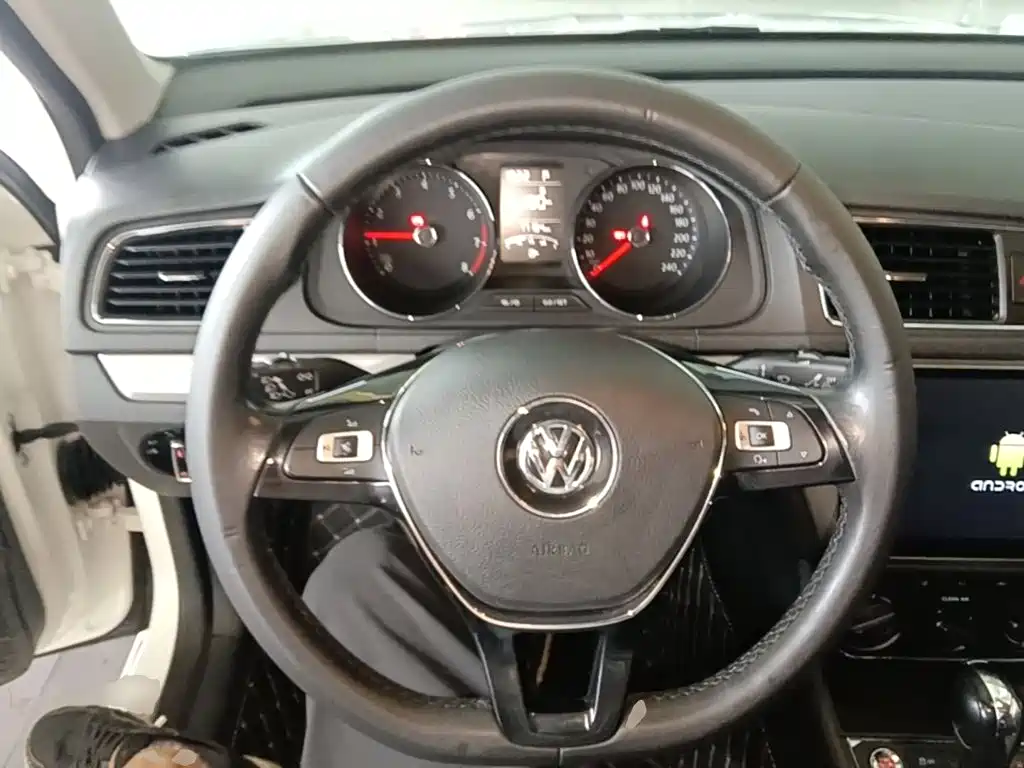 Volkswagen Lavida — миниатюра 11
