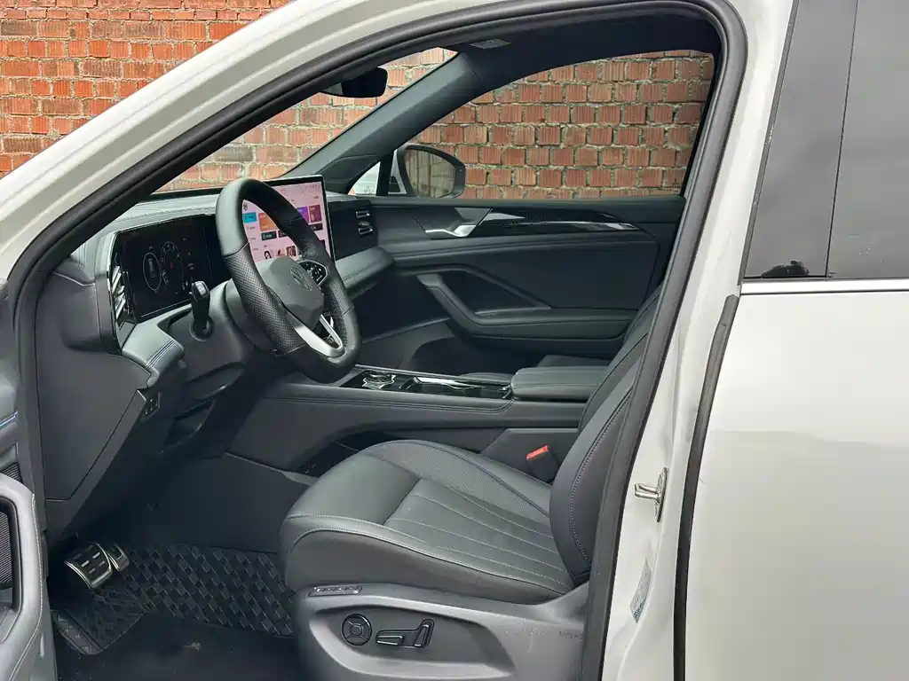 Volkswagen Tiguan L — миниатюра 4