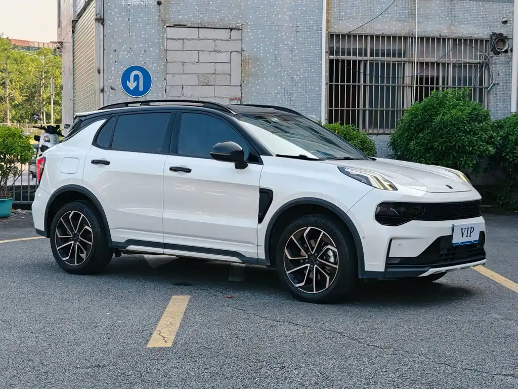Lynk & Co 01 — миниатюра 2