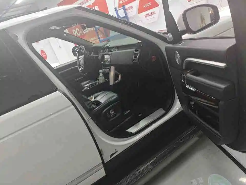 Land Rover Range Rover — миниатюра 6