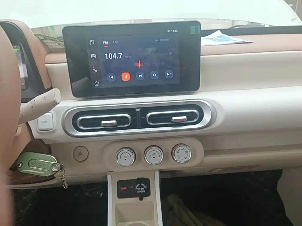 Wuling MINIEV — миниатюра 13