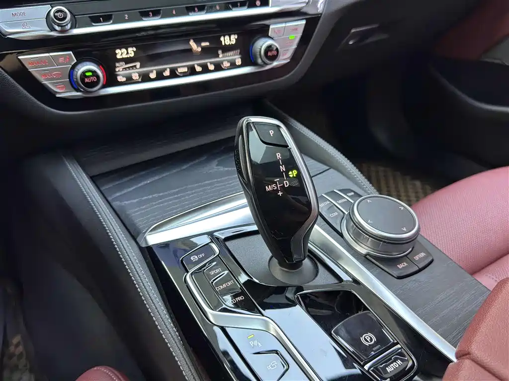 BMW 5 Series — миниатюра 15