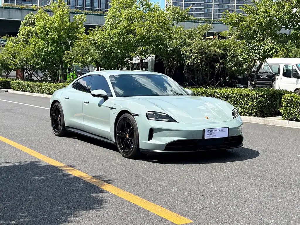 Porsche Taycan — миниатюра 3