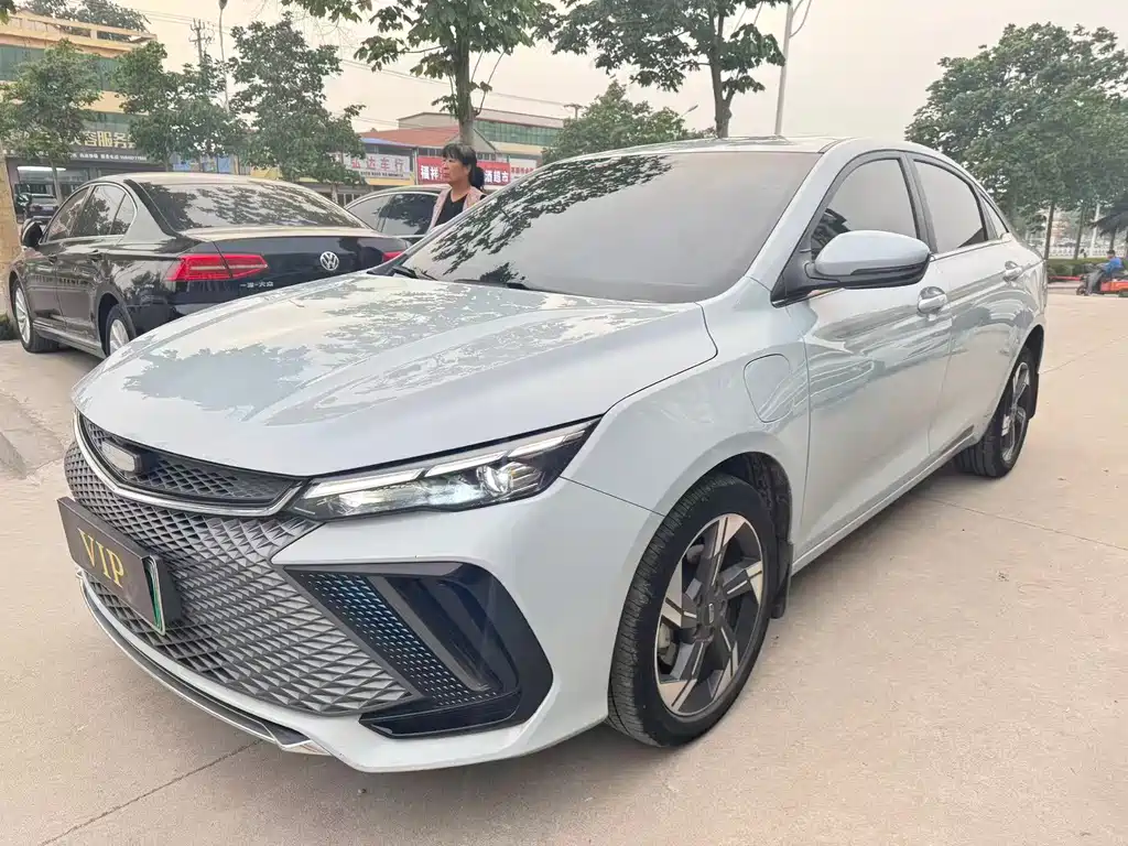 Geely L HiP 2022