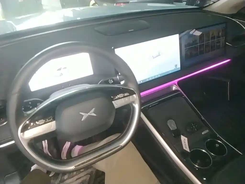 XPeng G9 — миниатюра 10