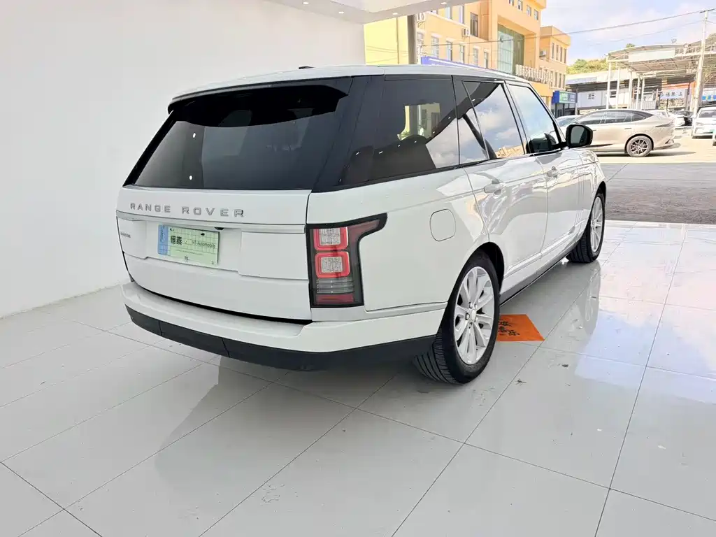 Land Rover Range Rover — миниатюра 8