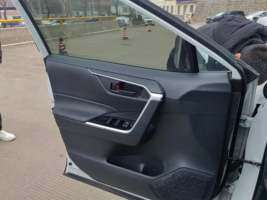 TOYOTA RAV4 RONGFANG