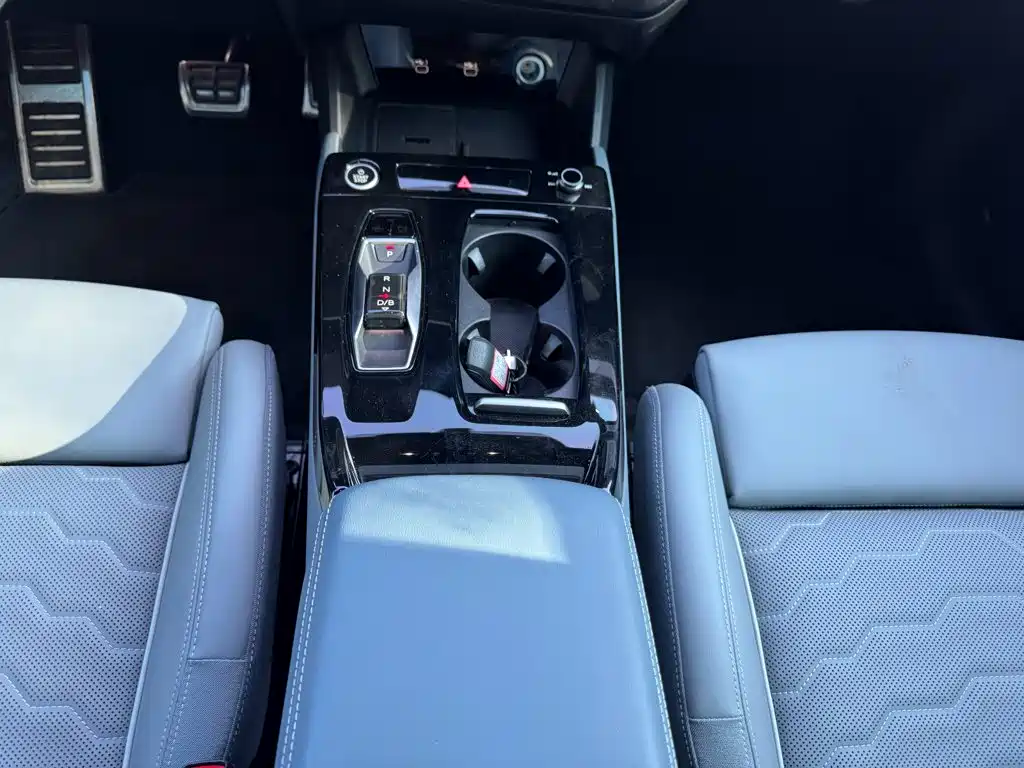 Audi Q6L e-tron — миниатюра 17