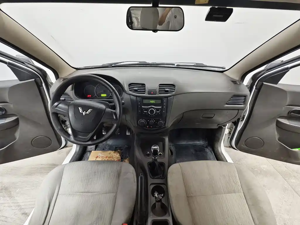 Wuling Hongguang — миниатюра 9
