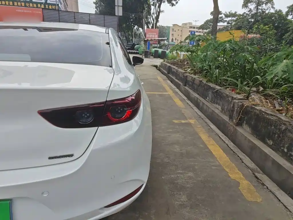 Mazda 3 Axela — миниатюра 8