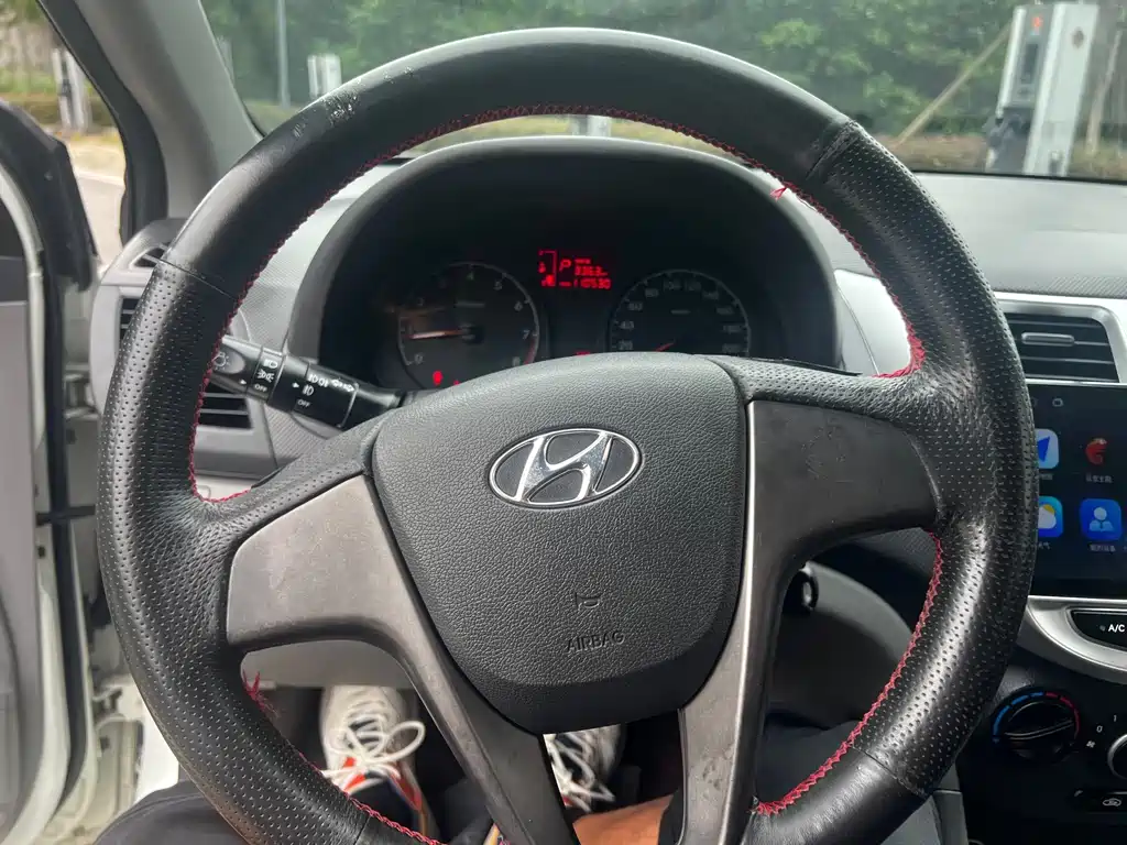 Hyundai Verna — миниатюра 12
