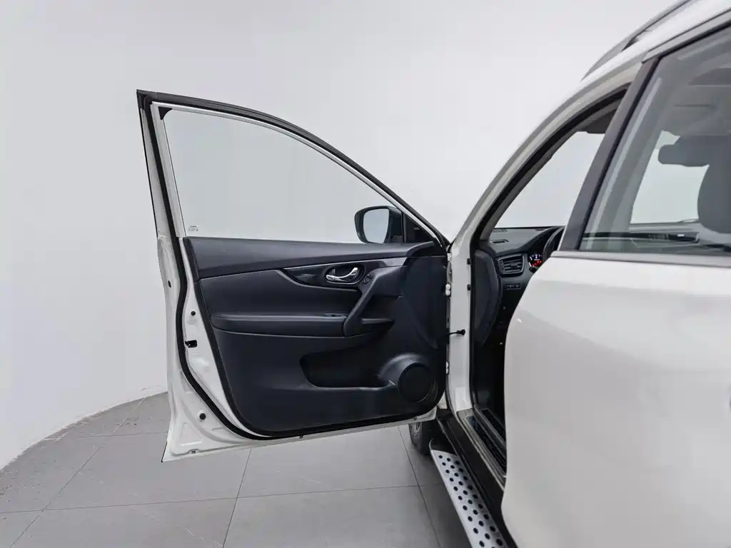 Nissan X-Trail — миниатюра 8