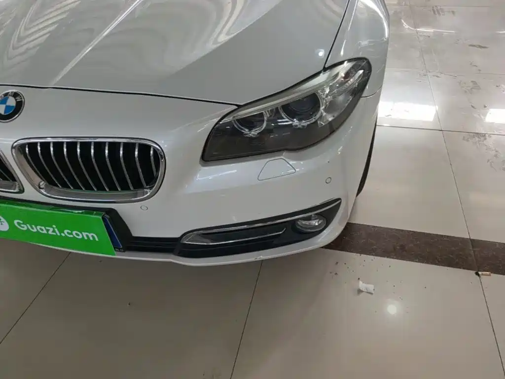 BMW 5 Series — миниатюра 24