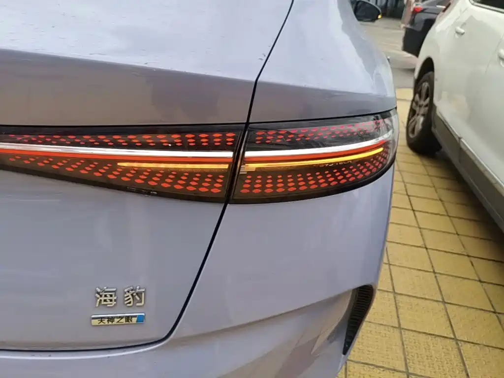 BYD Seal — миниатюра 24