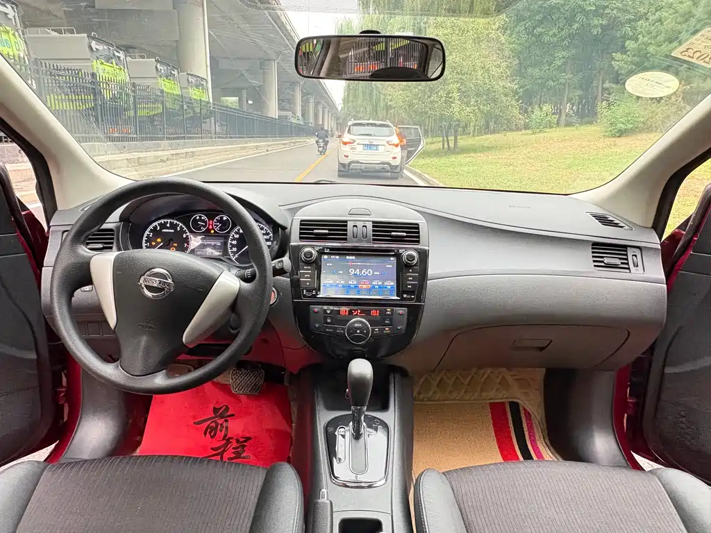 Nissan Tiida — миниатюра 10