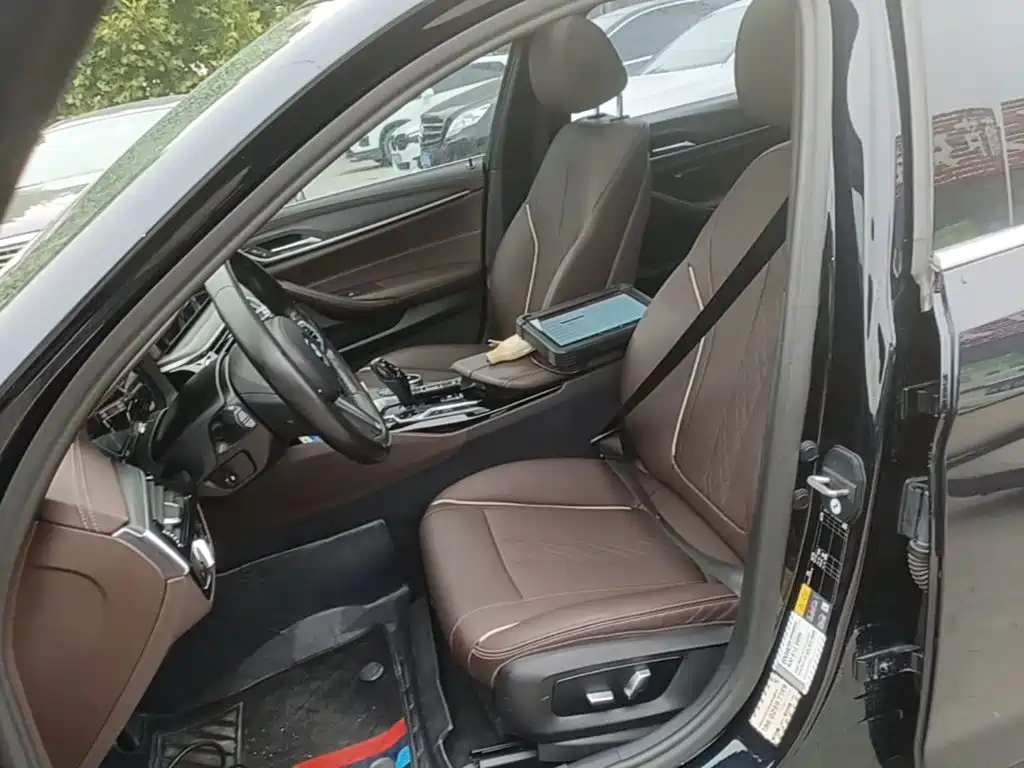 BMW 5 Series New Energy — миниатюра 15