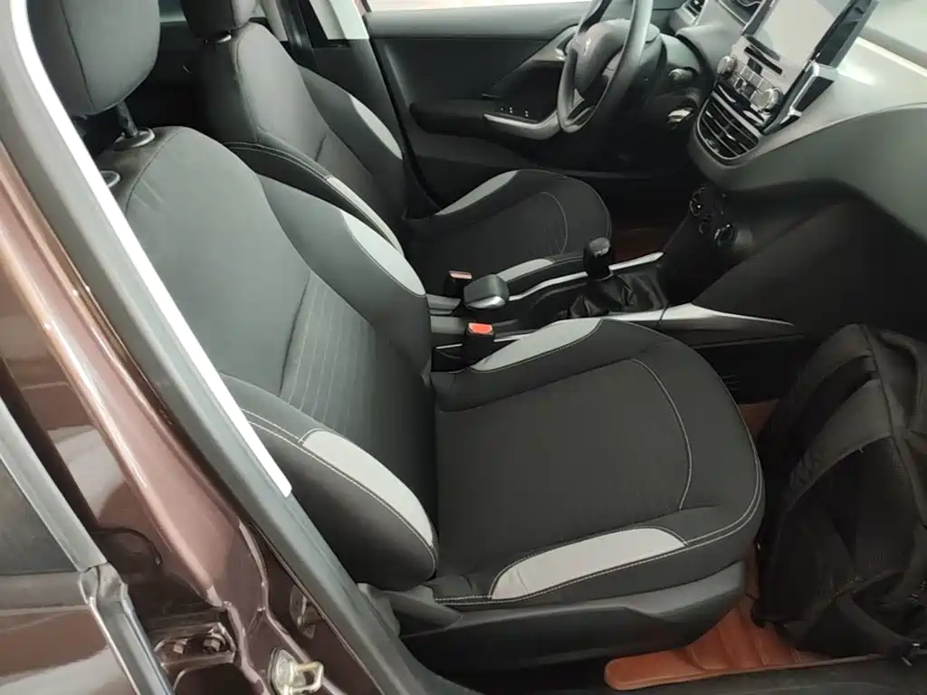 Peugeot 2008 — миниатюра 25