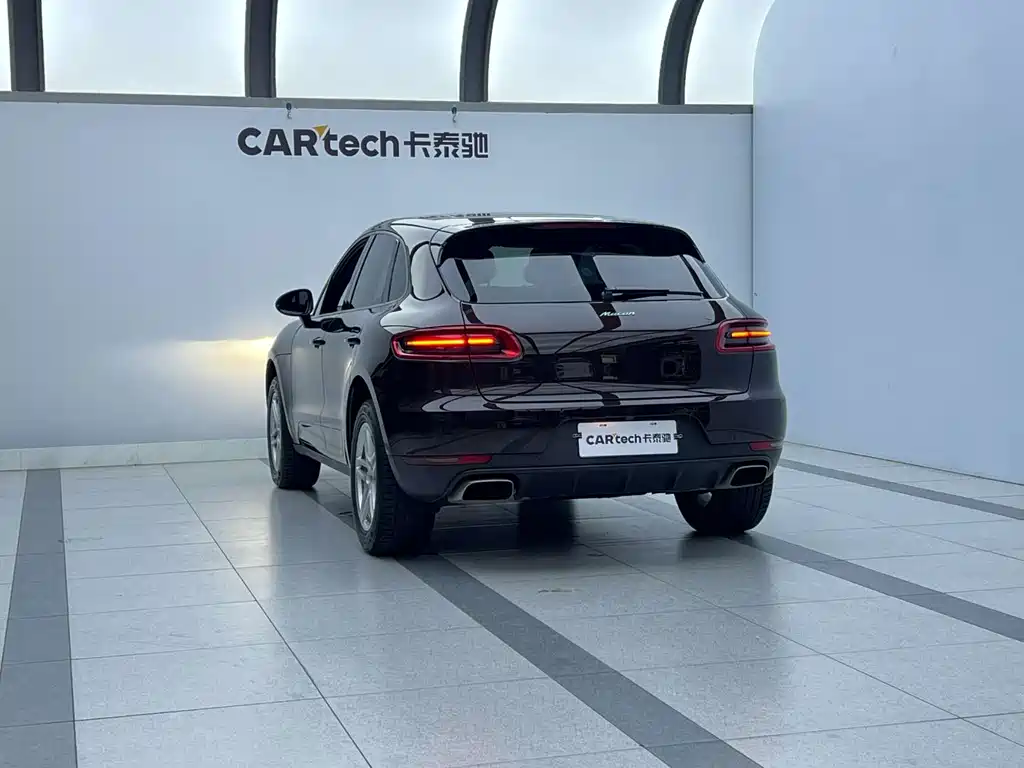 Porsche Macan — миниатюра 5