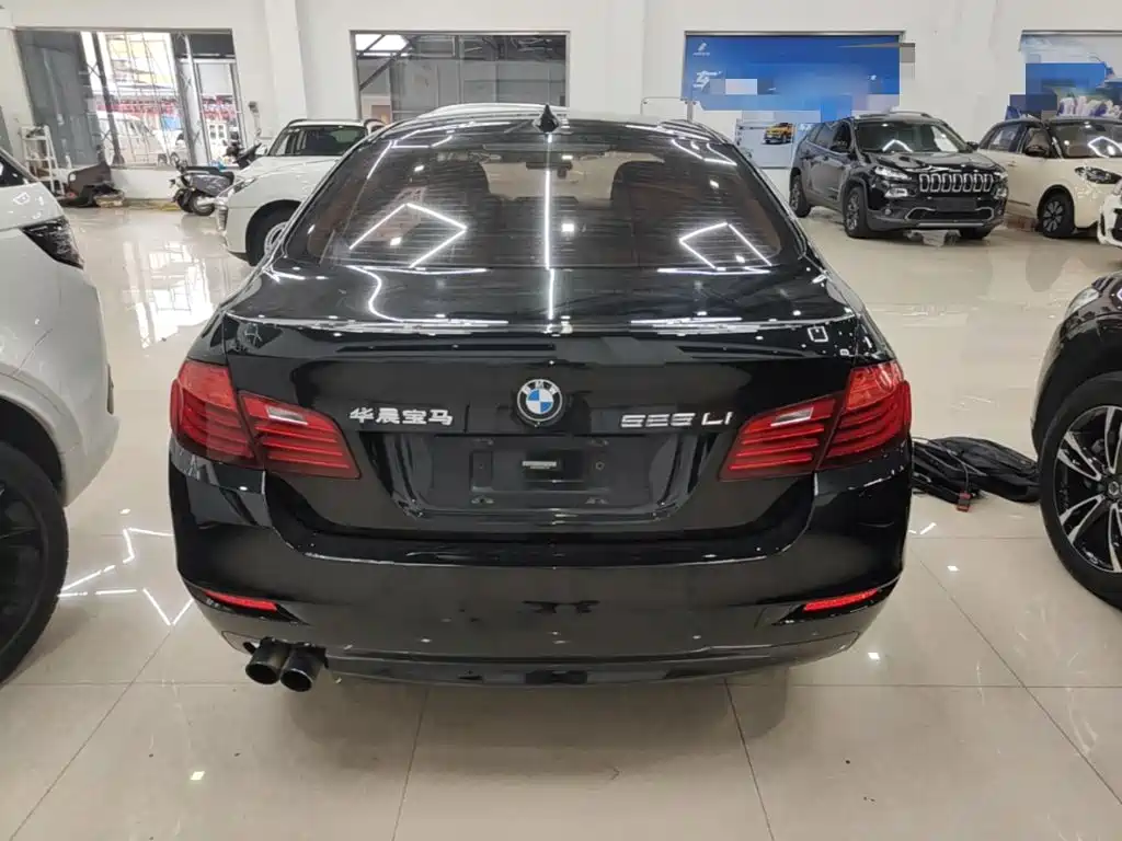 BMW 5 Series — миниатюра 6