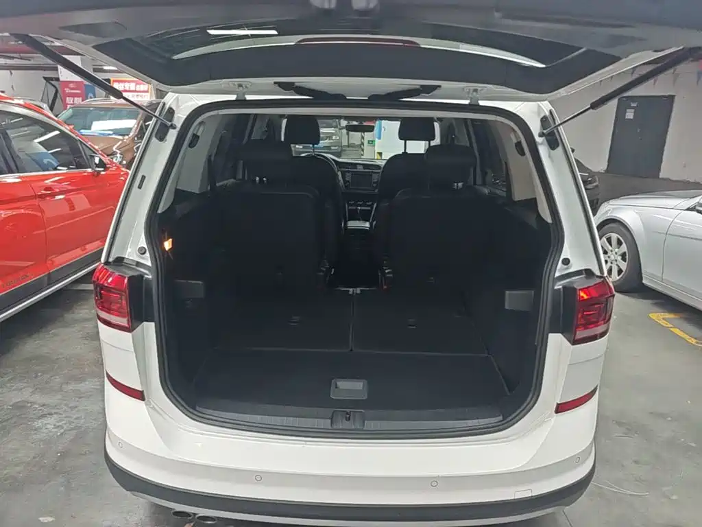 Volkswagen Touran — миниатюра 19