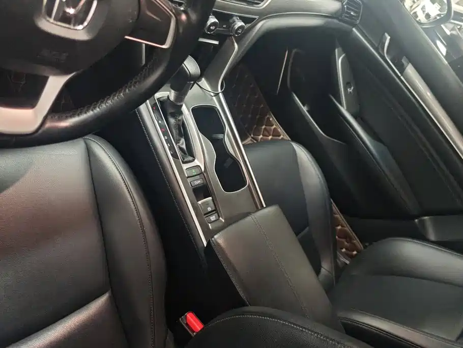 Honda Accord — миниатюра 16