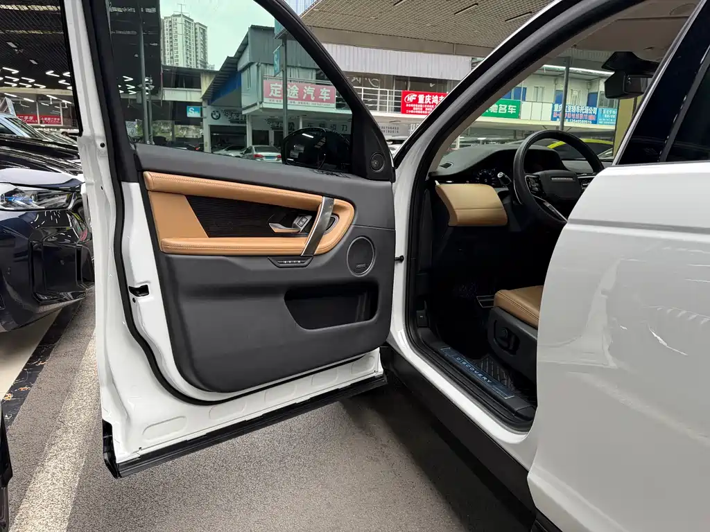 Land Rover Discovery Sport — миниатюра 11