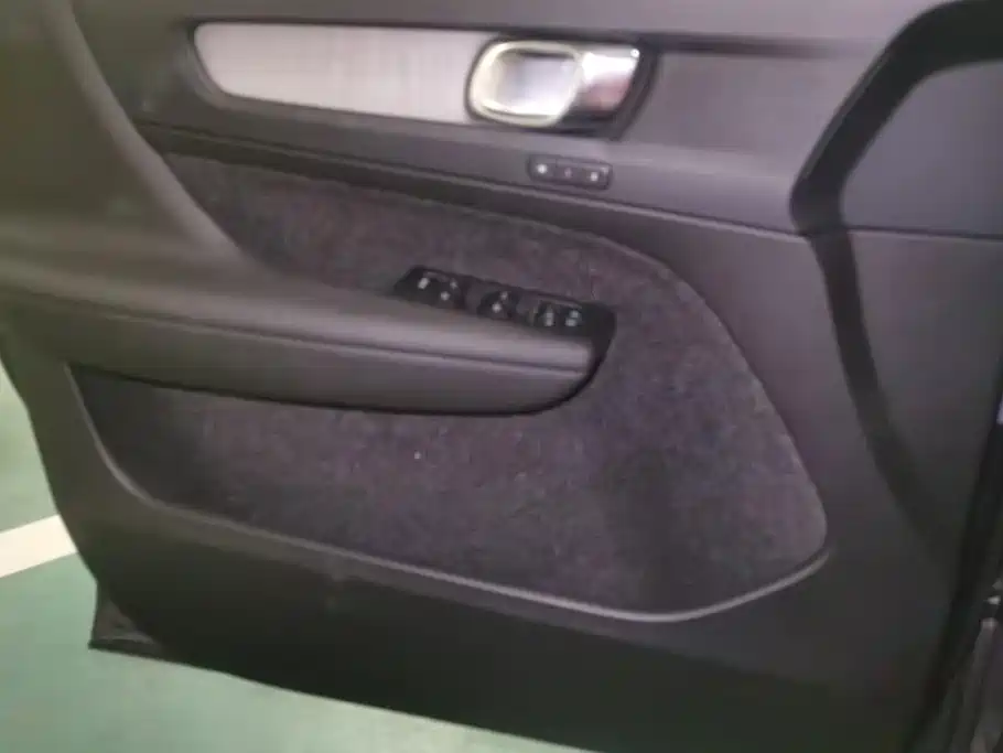 Volvo XC40 — миниатюра 7