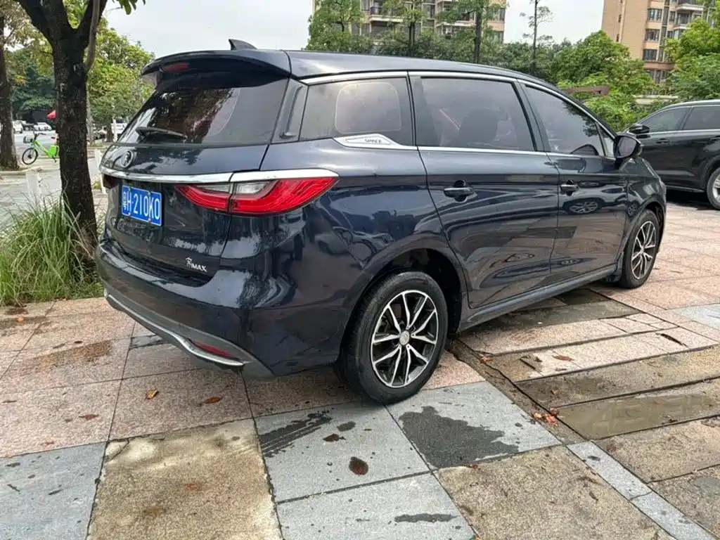 BYD MAX — миниатюра 11
