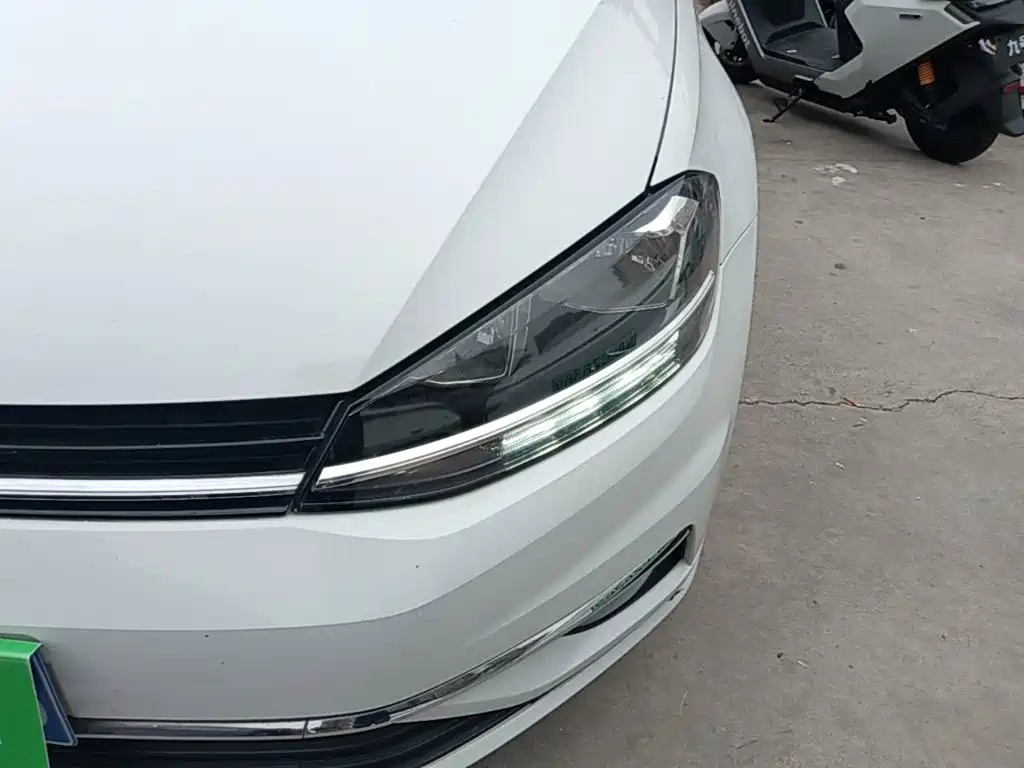 Volkswagen Golf — миниатюра 24
