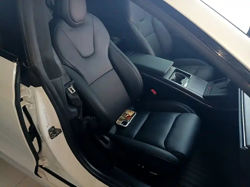 Tesla Model S — миниатюра 20