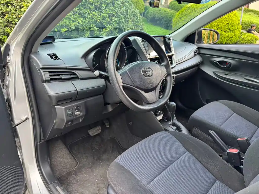 Toyota Yaris L — миниатюра 12