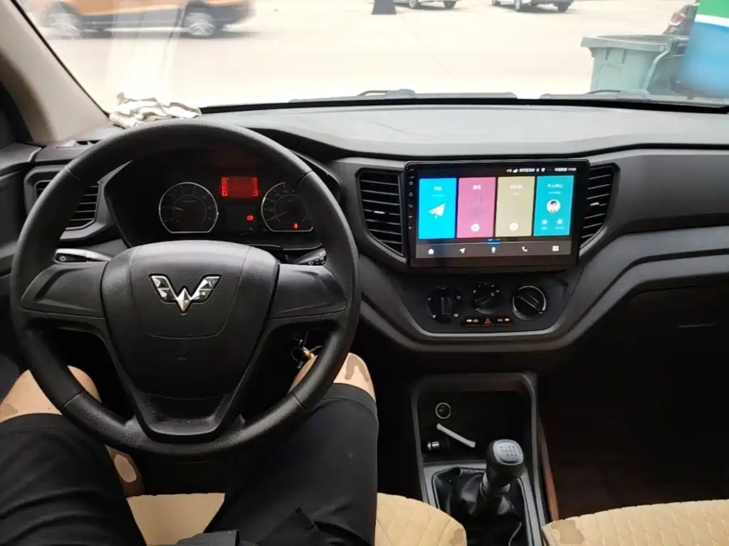 Wuling Hongguang V — миниатюра 10