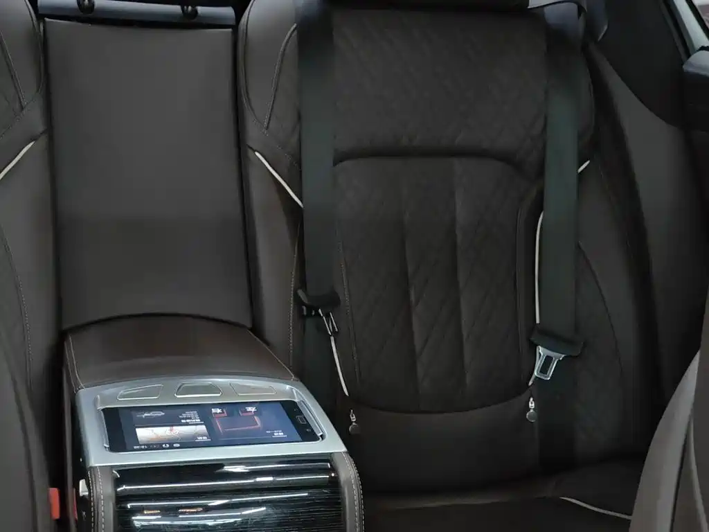 BMW 7 Series — миниатюра 15