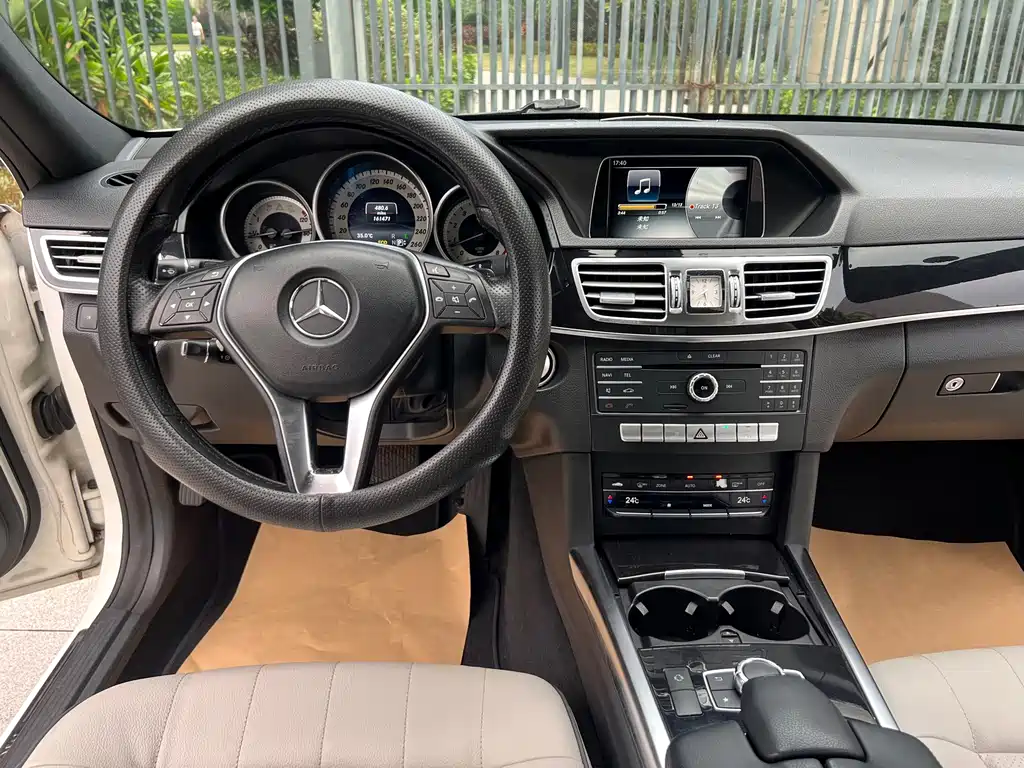 Mercedes-Benz E-Class — миниатюра 13