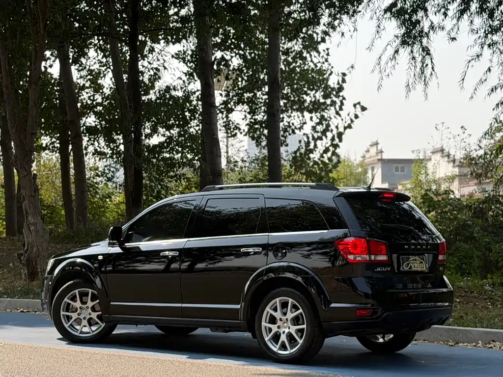 Dodge Journey — миниатюра 4