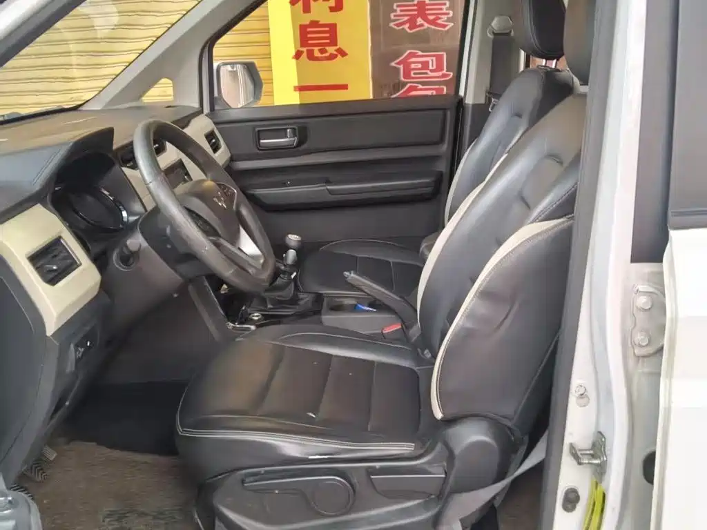 Wuling Hongguang PLUS — миниатюра 6